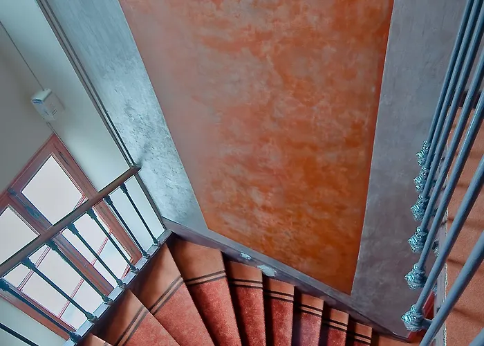 Edouard 6 By Malone Paříž