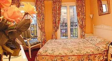 Edouard 6 By Malone Hotel