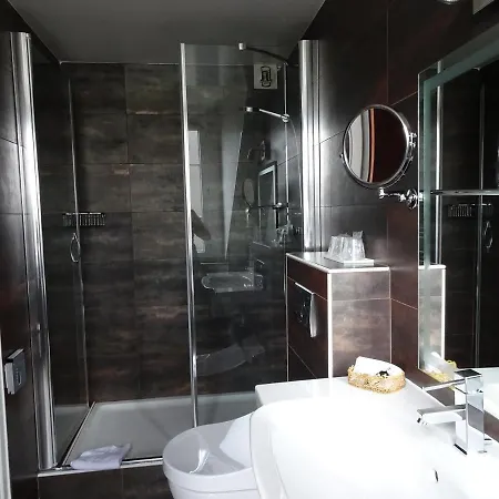 Edouard 6 By Malone Paris